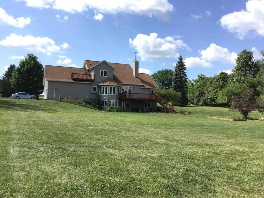 House On Grass Runway With Fly-In/Fly-Out Access Villa Tecumseh Exterior photo